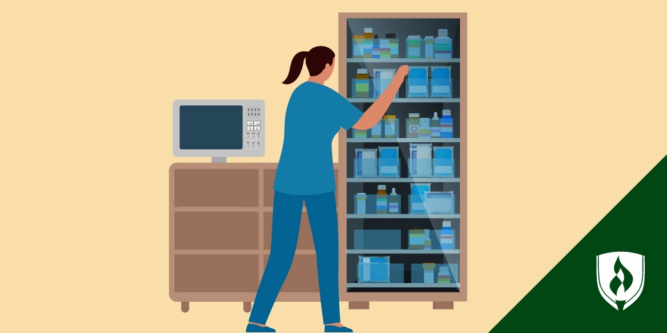 illustration of a nurse pulling a medication representing medication errors